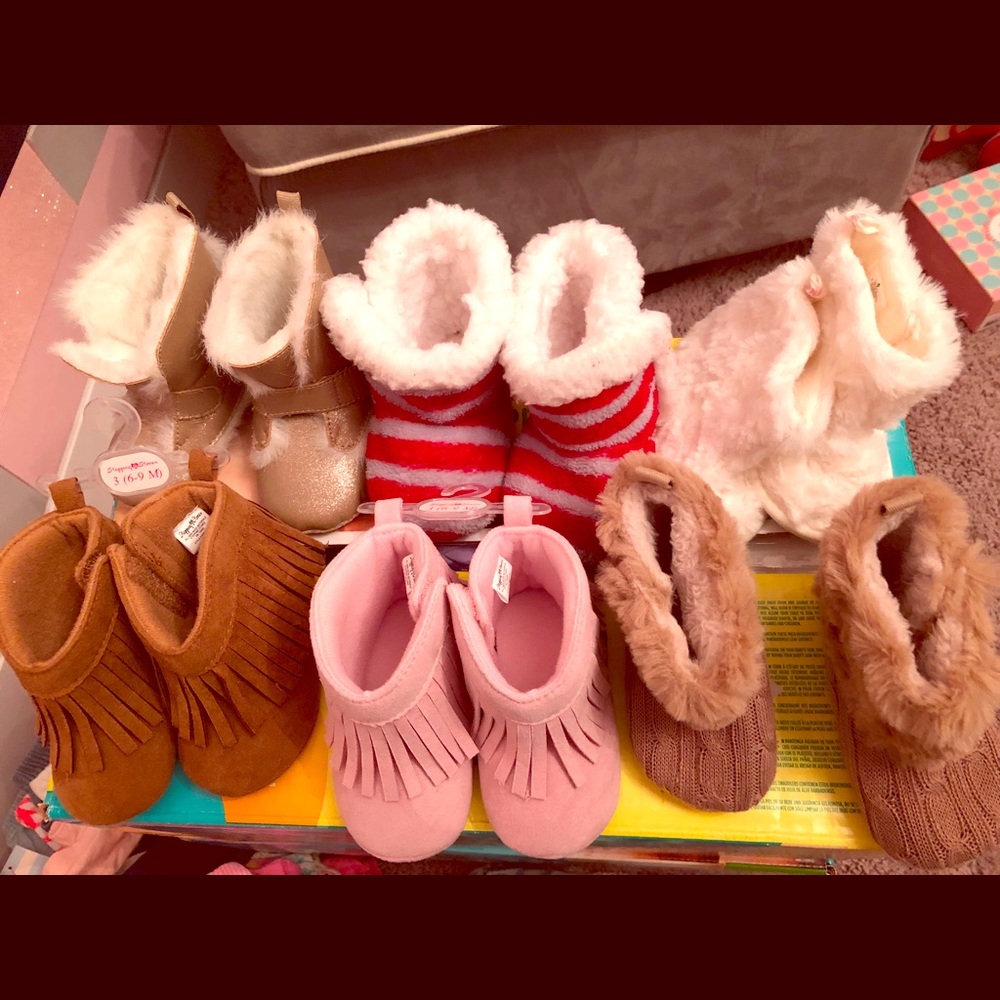 Bundle of boots 6-12 months